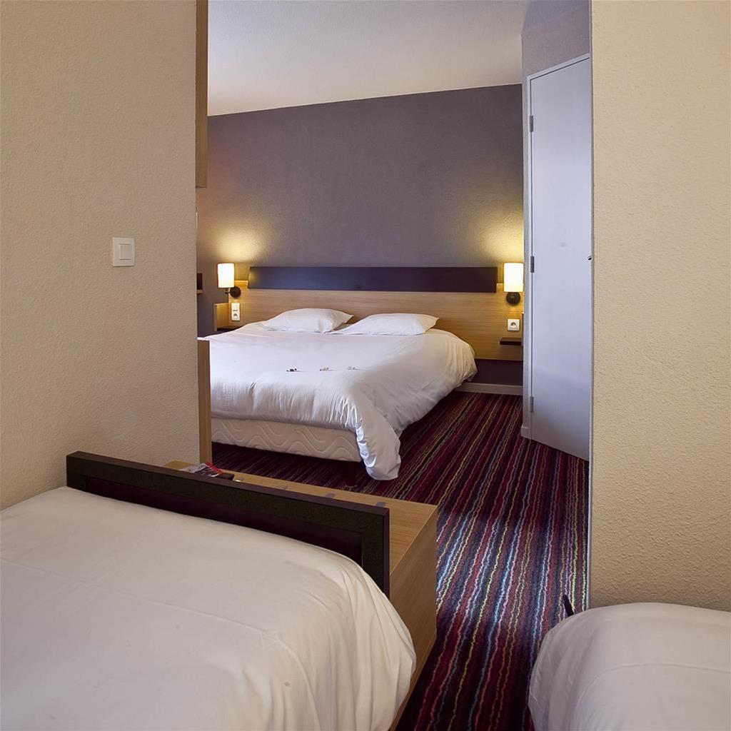 Kyriad Tours Sud - Chambray Les Tours Exterior foto